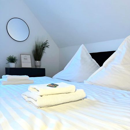 Ama Home Apartment In Hiddenhausen - Wlan, Smart-Tv - Nahe A30 & A2 - Nur 10 Min Von Herford Exterior photo