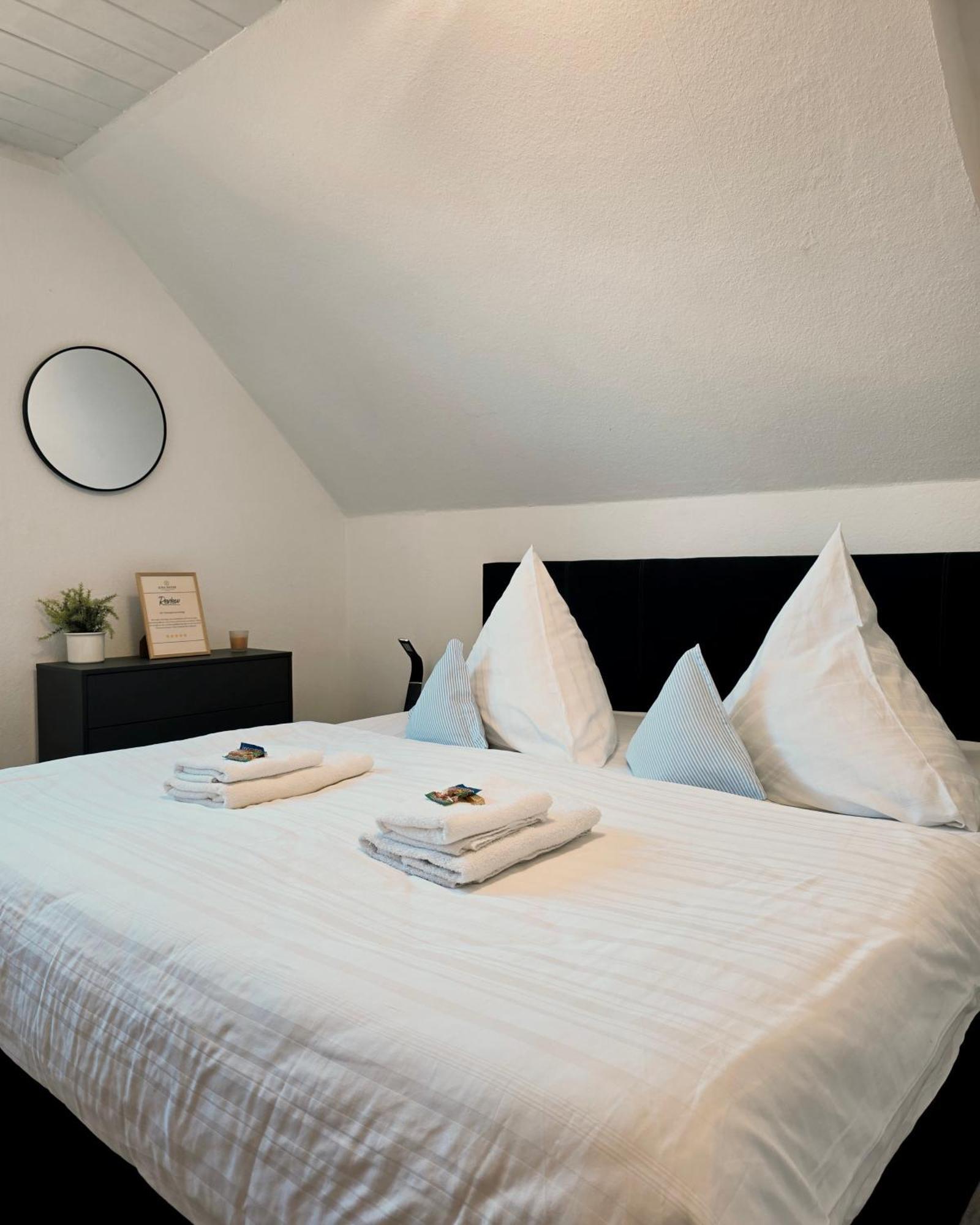 Ama Home Apartment In Hiddenhausen - Wlan, Smart-Tv - Nahe A30 & A2 - Nur 10 Min Von Herford Exterior photo