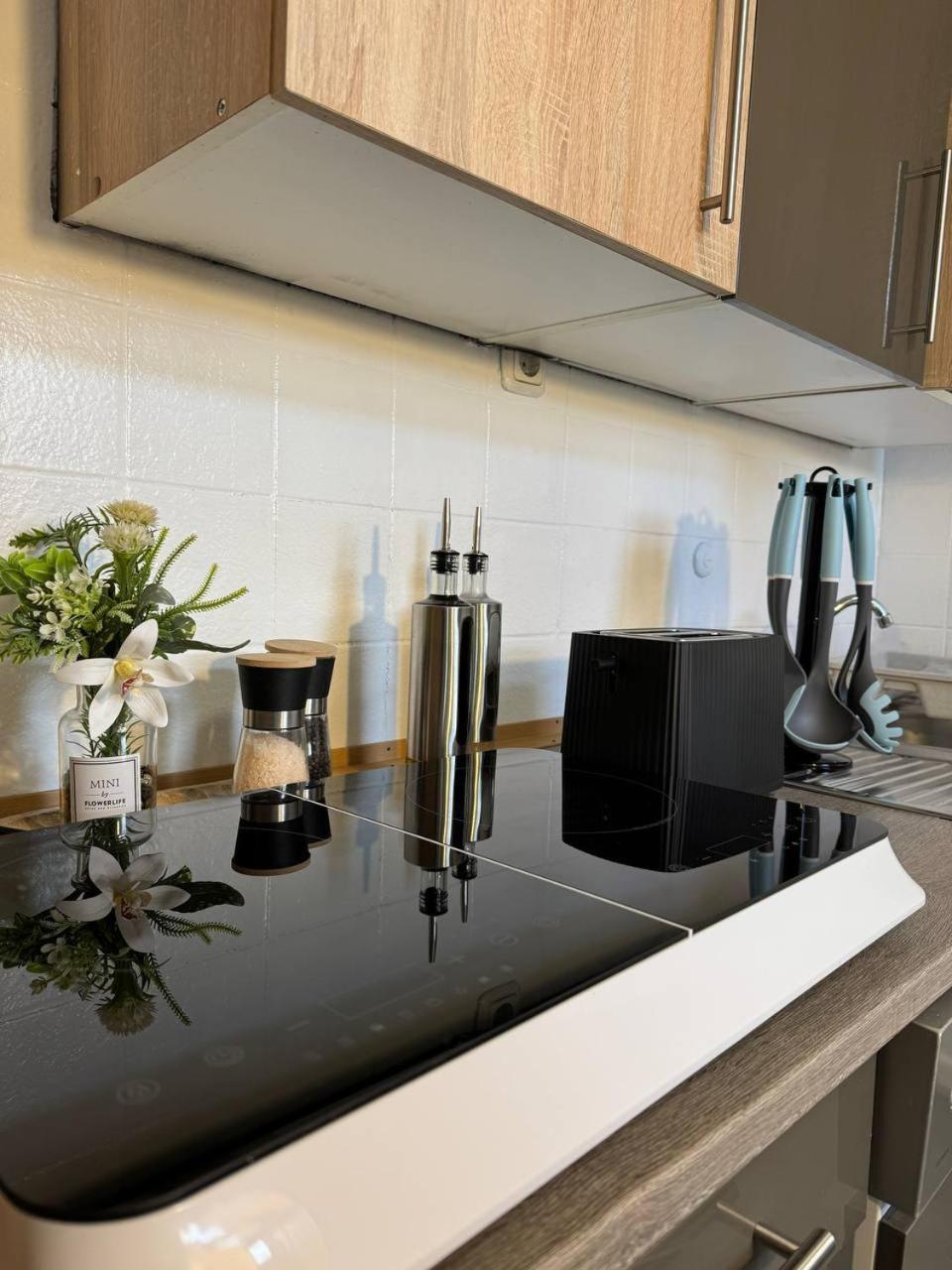 Ama Home Apartment In Hiddenhausen - Wlan, Smart-Tv - Nahe A30 & A2 - Nur 10 Min Von Herford Exterior photo